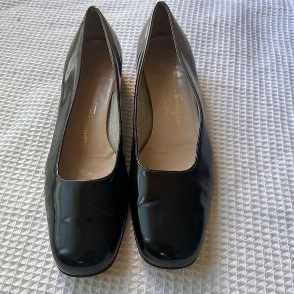 Salvatore Ferragamo Green and Black Loafers - Picture 5 of 9